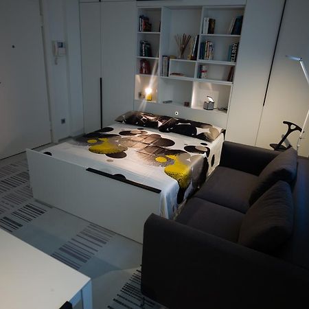 Stylish Mini In The Heart Of Milano Lejlighed Værelse billede